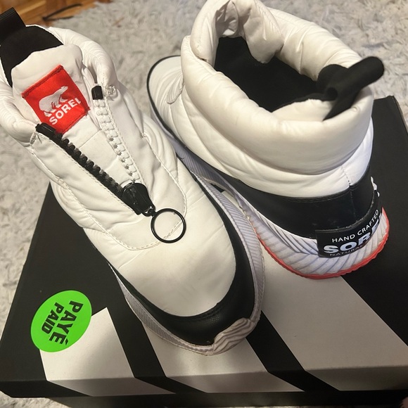 New Sorel Womens Out N About Puffy Zip Winter Boots -Orange /White/Black 7.5US - Picture 2 of 8